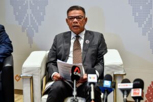 Ensure MyKad chip working to enjoy targeted petrol subsidy, says Home Minister