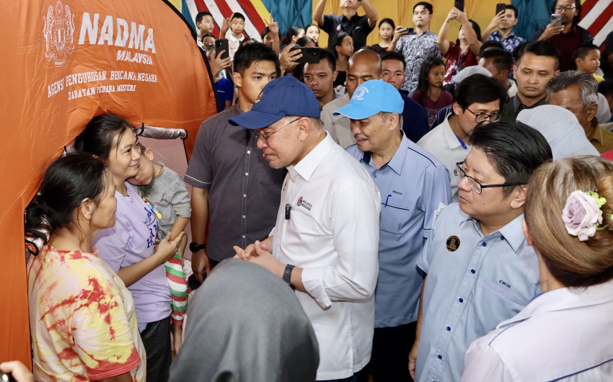 Expedite efforts to repair roads, facilities affected by natural disasters in Sabah, says PM