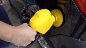 Finance Minister II: Foreign Vehicles still not allowed to pump RON95