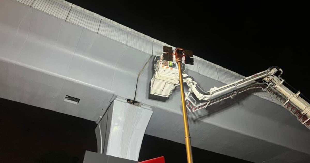 Firefighters rescue man trapped on MRT pillar in TTDI