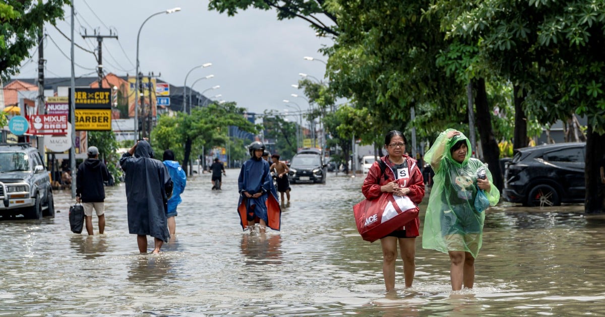 Flash floods devastate Bali and Flores, killing at least 13
