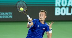 France and Argentina close in on David Cup Final 8
