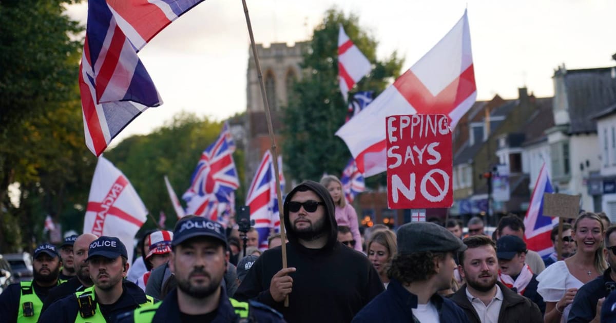 Fresh protests outside UK hotels housing asylum seekers