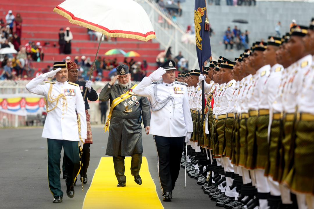 Hampir 2,000 rakyat ikuti Istiadat Pemeriksaan Perbarisan Kehormatan