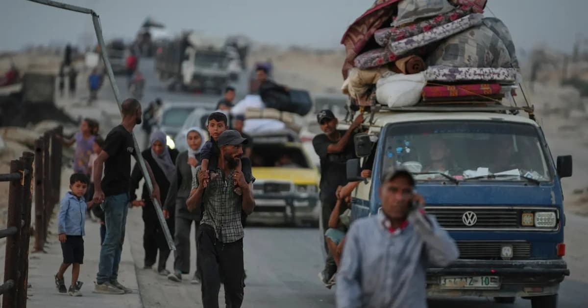 Israel flattens high-rise as it tells Gaza City residents to flee