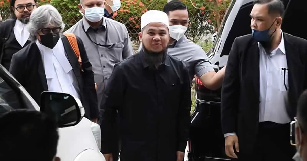 It took 7 days to analyse 30,000 images, cop tells Ebit Lew’s trial