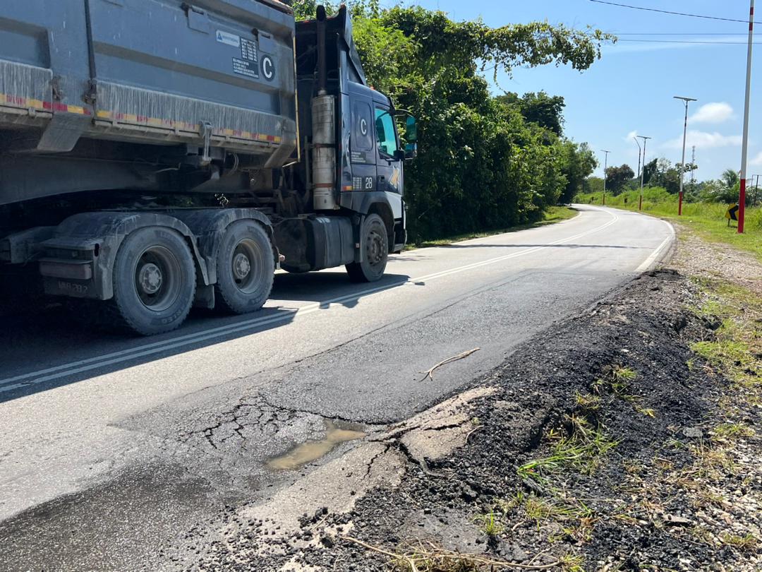 Jalan dibaiki cuma tahan tiga bulan