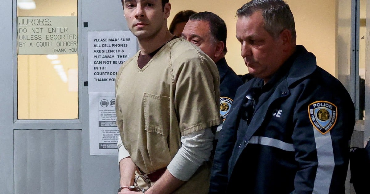 Judge drops 'terror' charges against man accused of killing US insurance exec