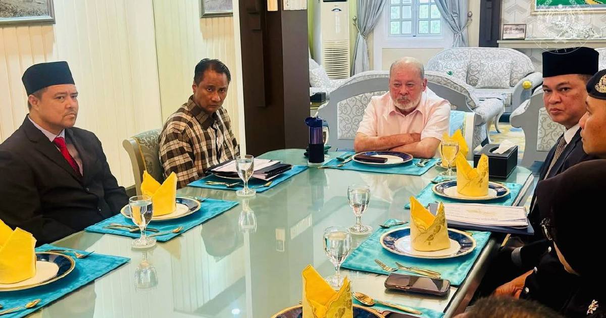 King briefed on recent earthquakes impacting Segamat district