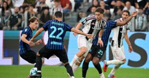 Last-gasp Juve beat Inter to maintain perfect Serie A start