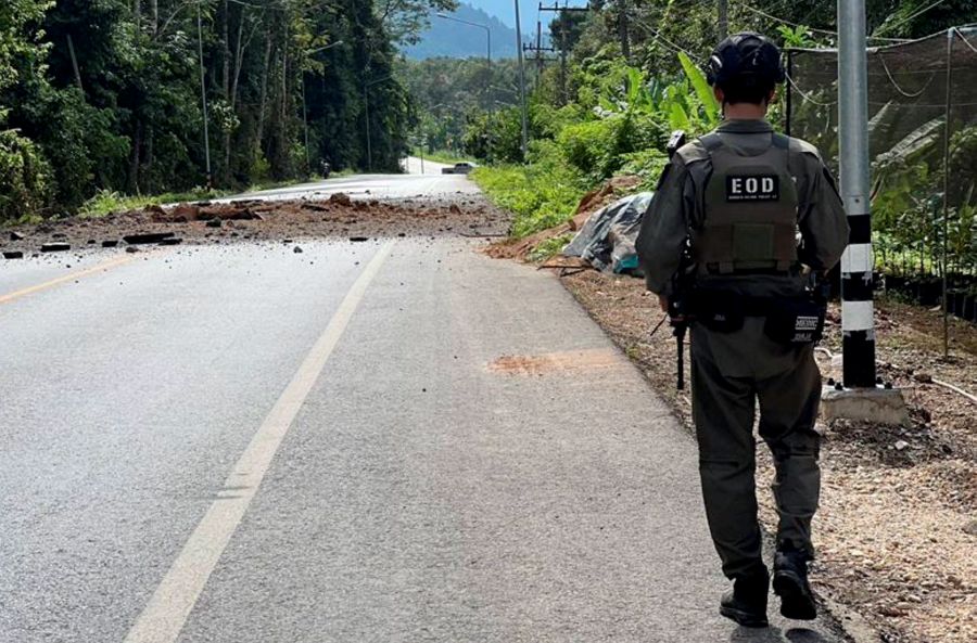 Lima anggota keselamatan Thailand cedera terkena bom