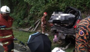 Lima maut kenderaan dinaiki bertembung treler