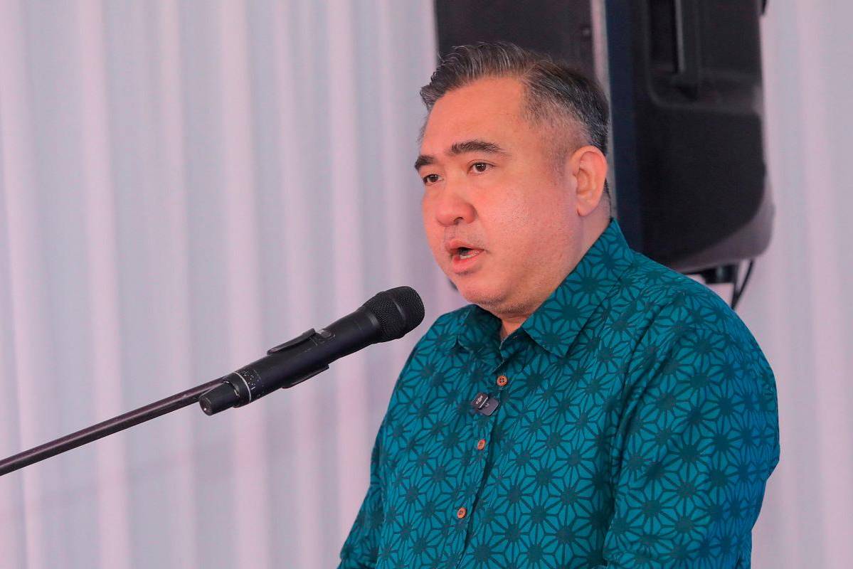 Lower fuel prices won’t deter public transport use, says Loke