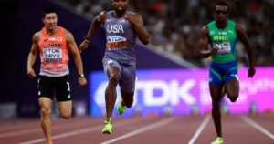 Lyles and Thompson keep apace in world championship heats
