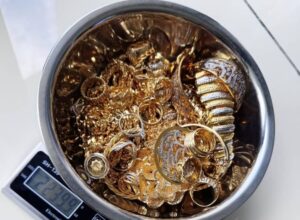 MACC nabs six including immigration officers for counter-setting, seizes RM2mil in jewellery, gold
