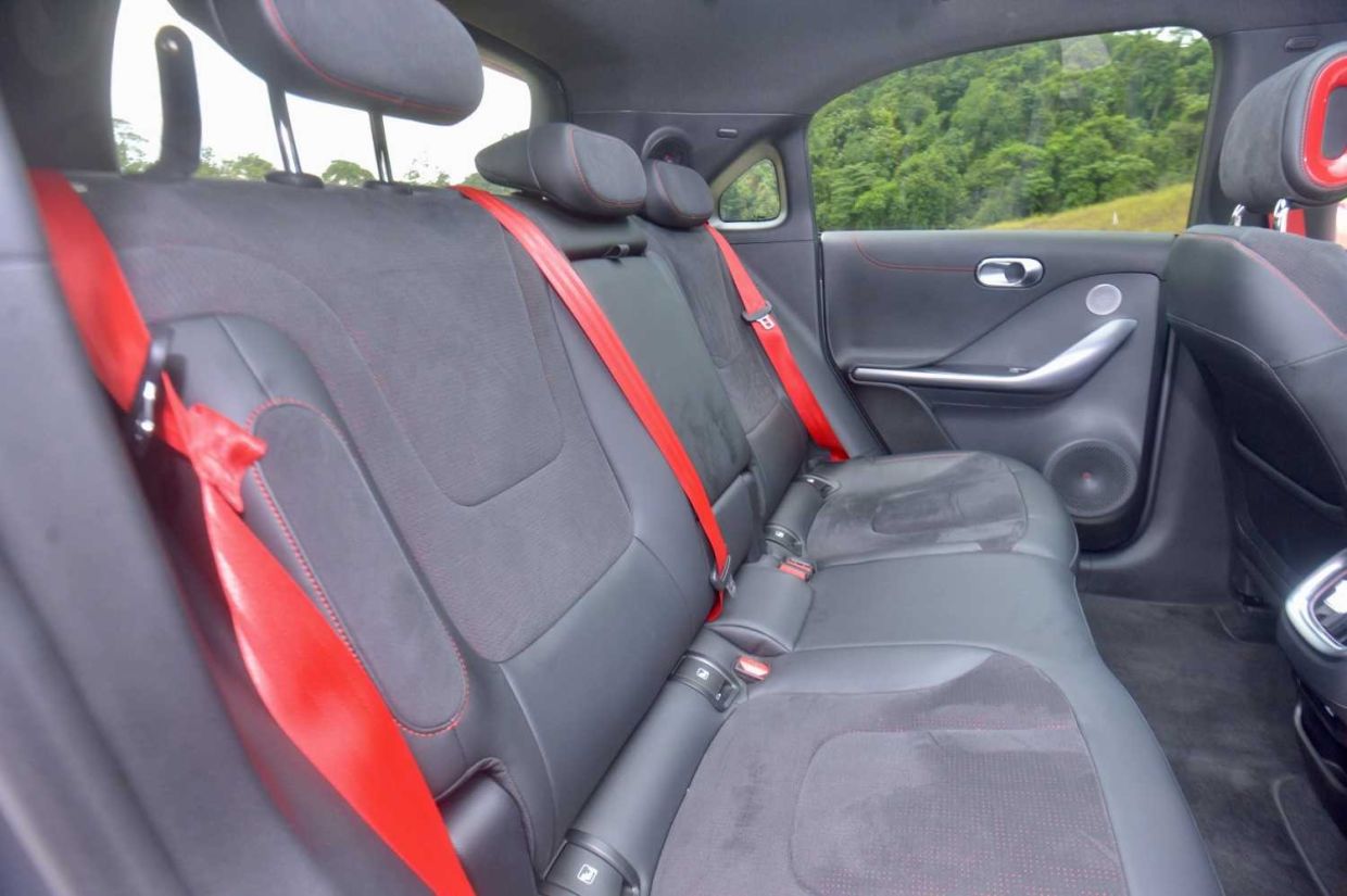 Mandatory seatbelt use for private vehicle passengers soon, says JPJ
