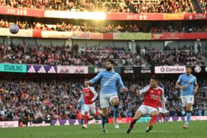 Martinelli selamatkan Arsenal saat akhir