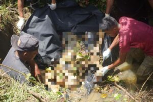 Mayat wanita ditemukan bersama motosikal dalam parit