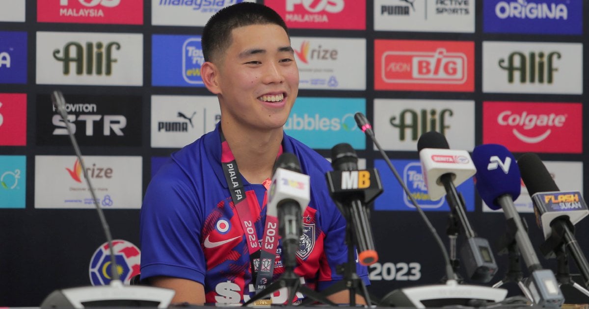 Midfield opening for Hong Wan following Hevel's withdrawal