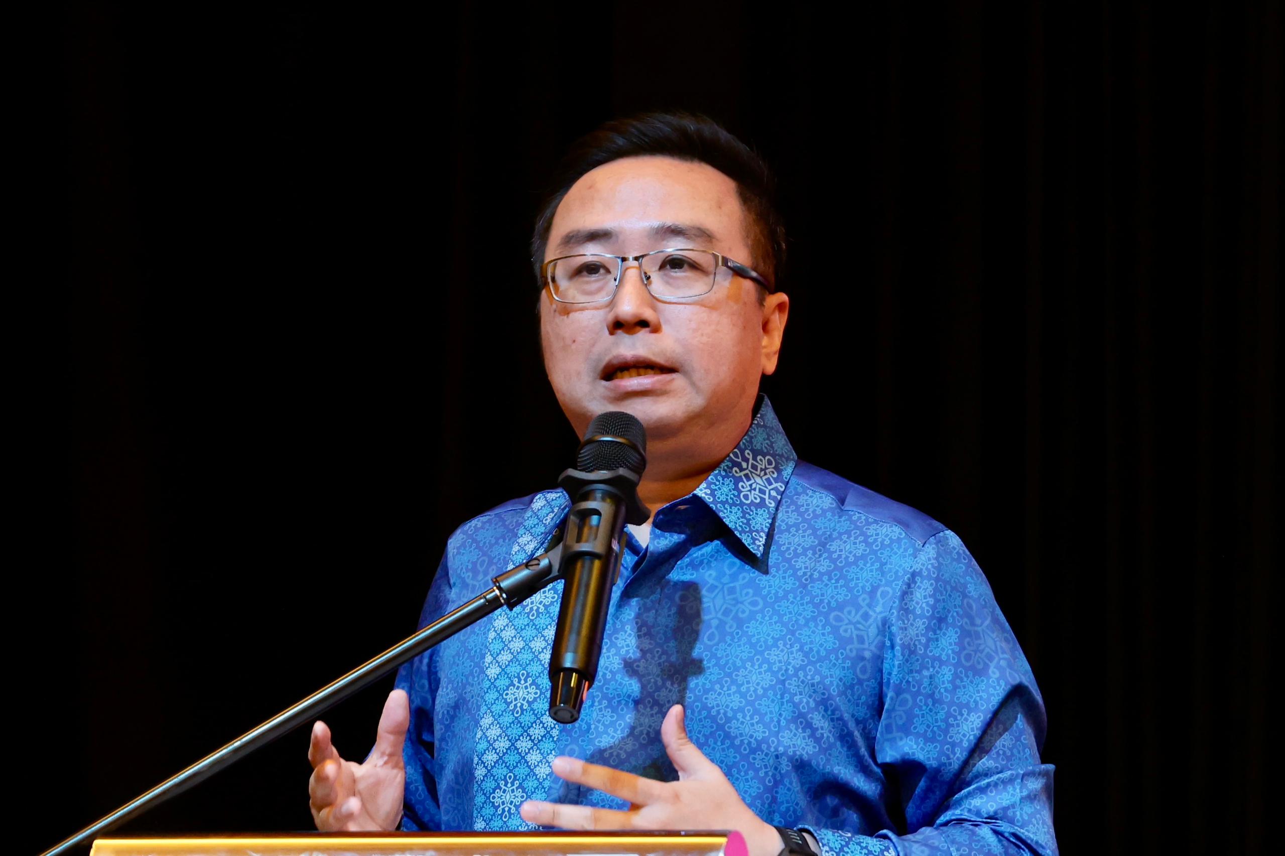 Mosti tumpu tiga bidang tenaga nuklear