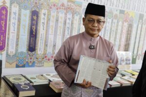 M'sia sends 20,000 copies of Qur'an with Khmer translations to Cambodia