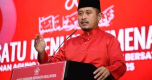 Muhyiddin ‘embarrassed’ by commotion at Bersatu AGM, says Hilman