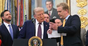 Not my bag: Trump blames AI for viral video