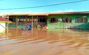 Over 190 people evacuated from flooding in Beaufort