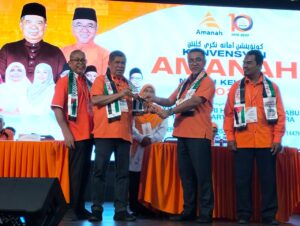 PH berpecah, usul undi boleh jatuhkan Anwar