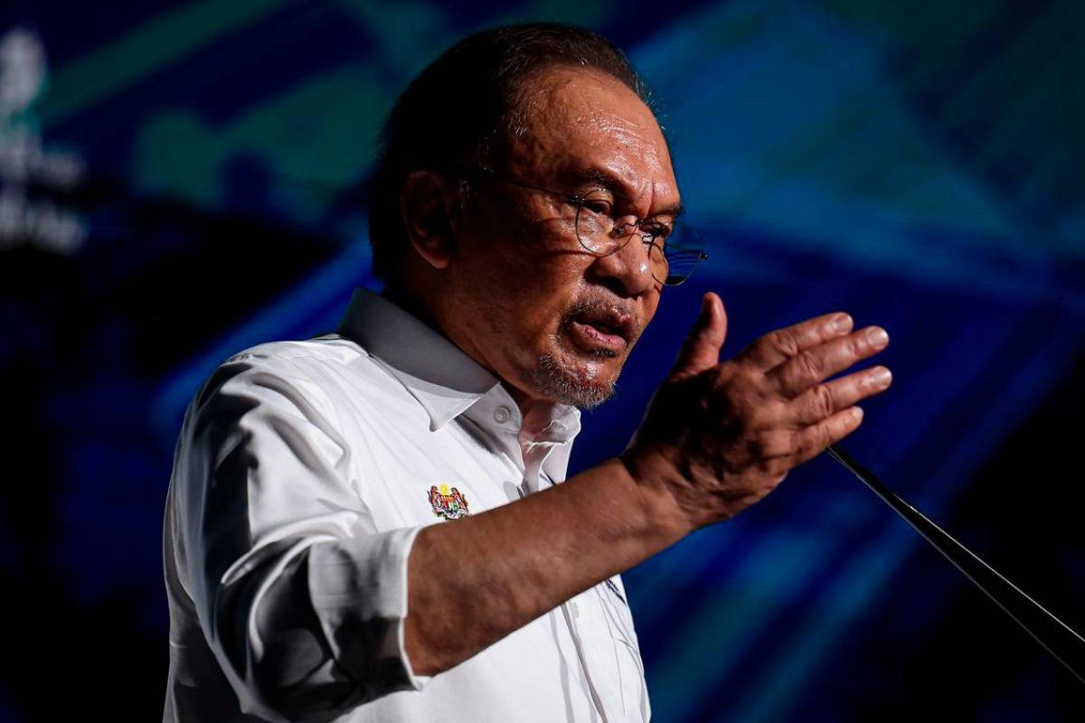 PM Anwar urges Muslims to emulate Prophet Muhammad in nation-building