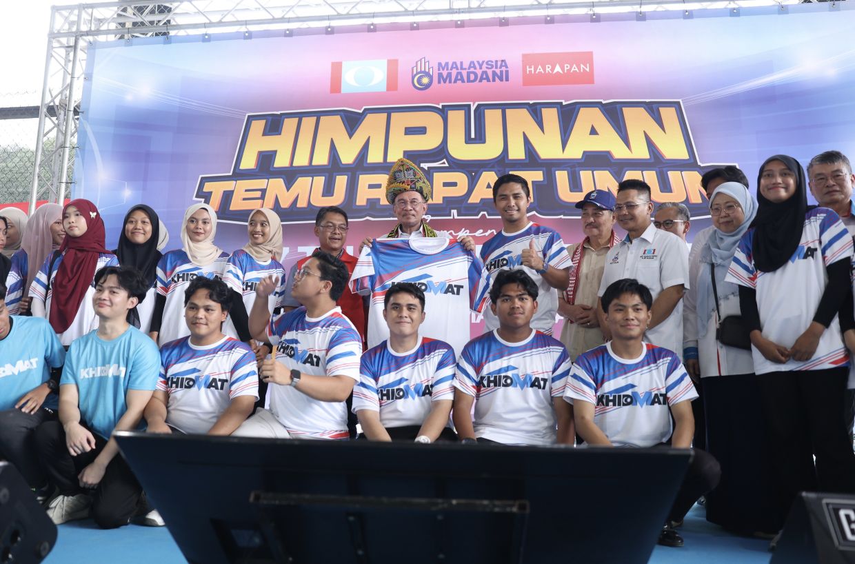 Pakatan sticking to pacts with BN, GRS, says Anwar