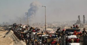 Palestinians flee Gaza City under Israeli bombardment