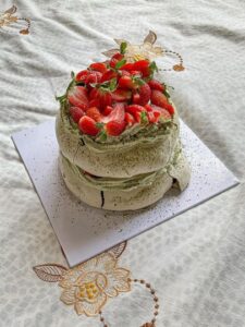 Pavlova matcha rangup, gebu