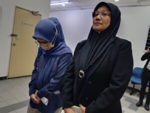Pembantu tadbir mengaku tak bersalah buat tunai gaji palsu