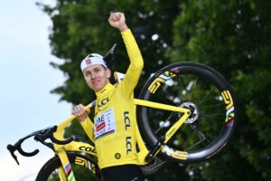 Pogacar pertahan gelaran dunia