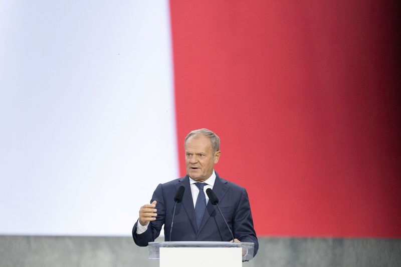 Poland closing Belarus border due to Zapad excercises, PM says