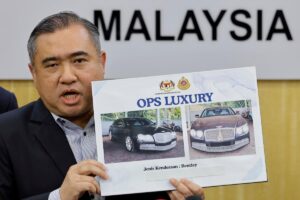 Porsche jenama mewah paling tinggi tertunggak cukai jalan