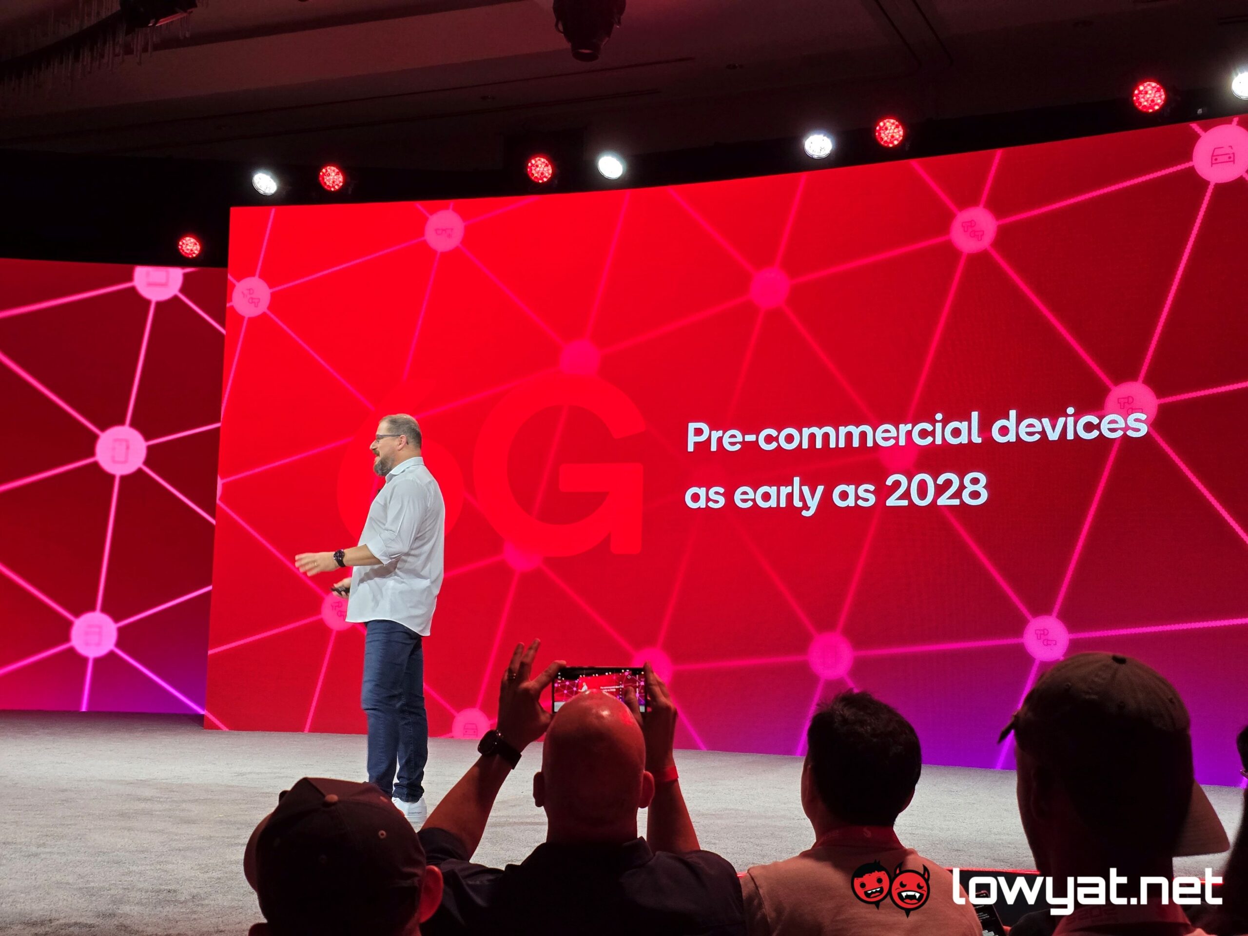 Qualcomm To Launch 6G-Capable Pre-Commercial Devices by 2028