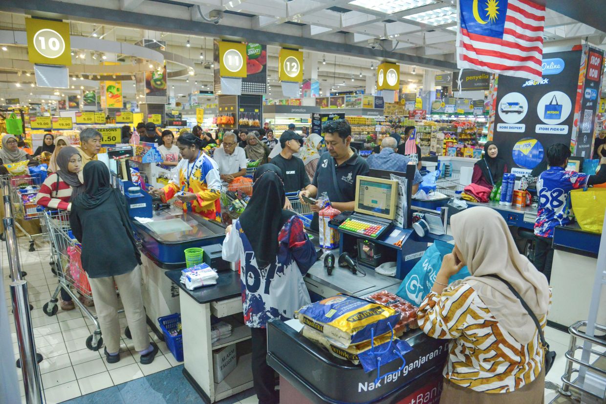 RM100 Sara aid: Govt won't tolerate traders who hike prices of goods, says Amir Hamzah