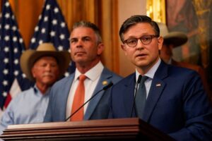 Republicans urge Democrats to agree to short-term bill to keep US government open