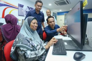 Sektor awam perlu berani melakukan perubahan