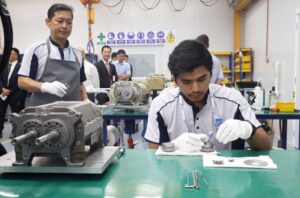 Sektor pembuatan tunjuk tanda awal pemulihan