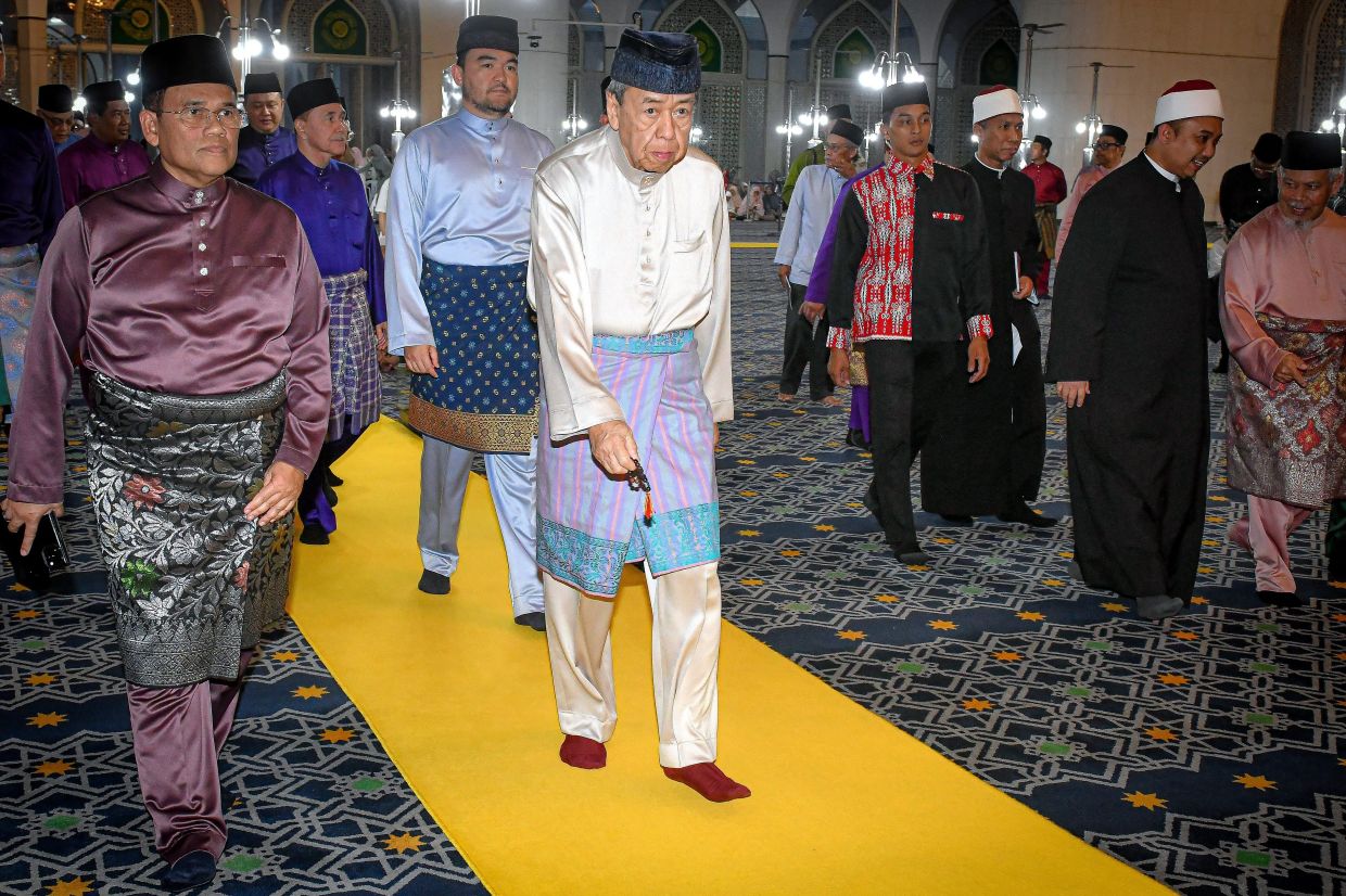 Selangor Ruler attends 'doa selamat' ceremony in conjunction with Raja Muda's wedding