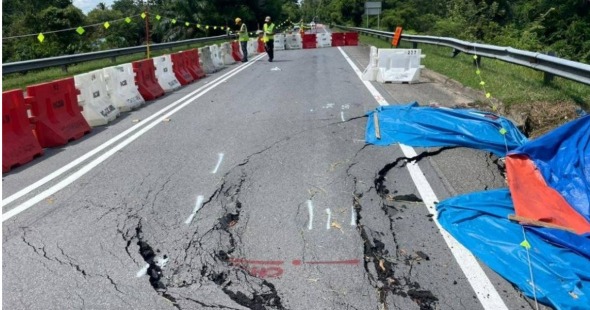 Sinkhole forces closure of FT008 route from Gua Musang to Kota Baru