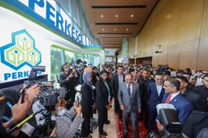 Skim lindungi luar waktu bertugas