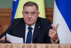 Slovenia bars Bosnian Serb separatist leader Dodik