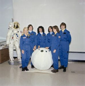 Space Shuttle misi pertama angkasawan wanita NASA