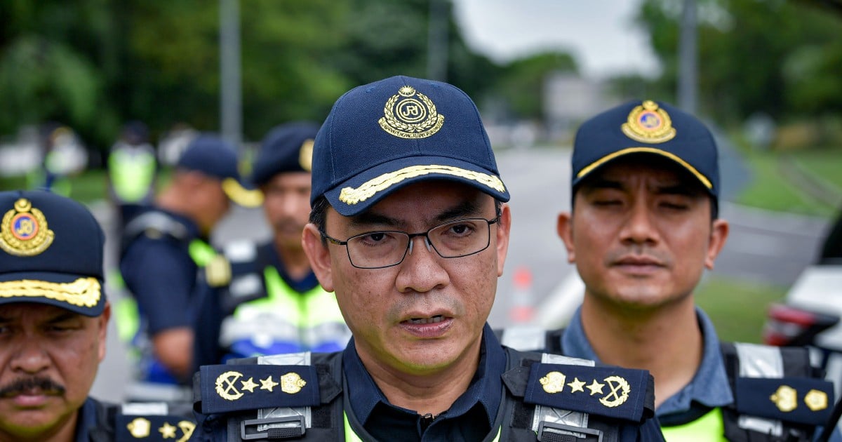 Sri Lankan bus driver caught ferrying workers without licence in Shah Alam