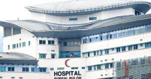 Student who fell from 3rd floor of dorm regains consciousness