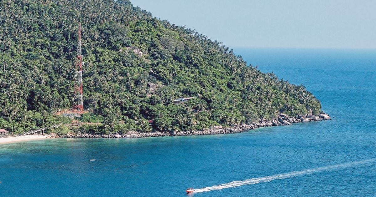 Sultan Ibrahim: Preserve Mersing Islands, prioritise tourist safety